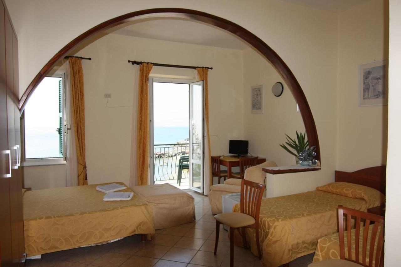 Viviani Raffaella Hotel Monterosso al Mare Exterior foto