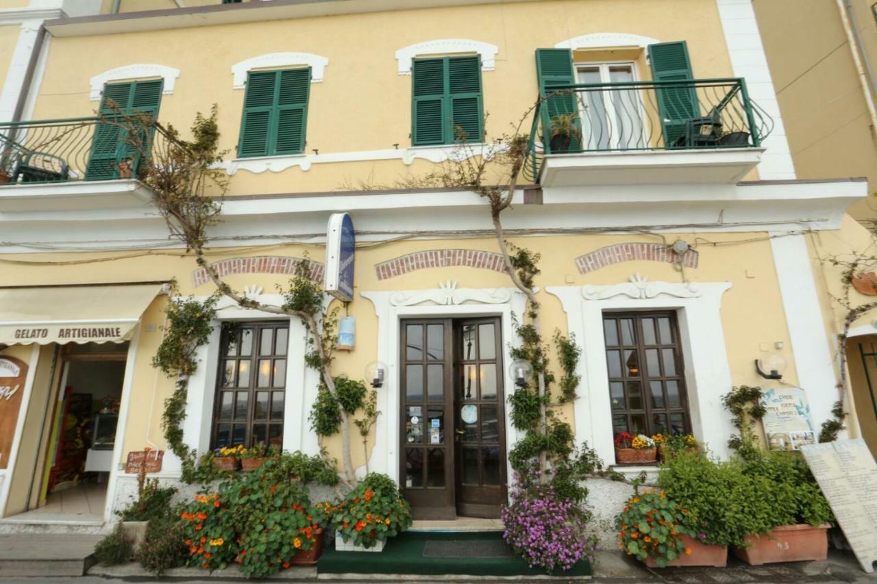 Viviani Raffaella Hotel Monterosso al Mare Exterior foto