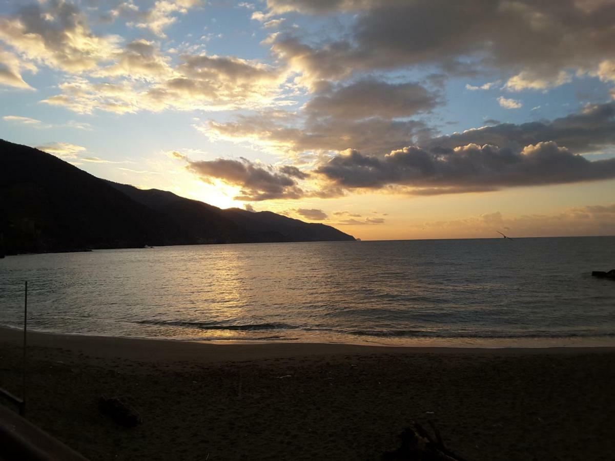 Viviani Raffaella Hotel Monterosso al Mare Exterior foto